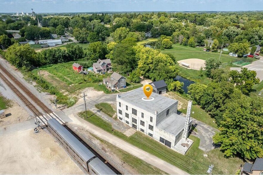 Primary Photo Of 336 N Spring St, Columbus Light Manufacturing For Sale