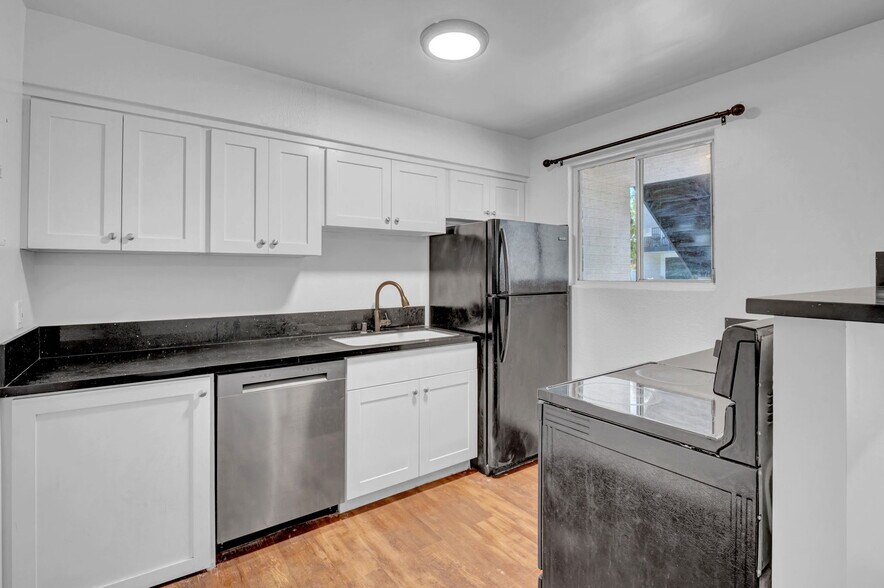 More Photos Of 1942 W Berridge Ln, Phoenix Apartments For Sale