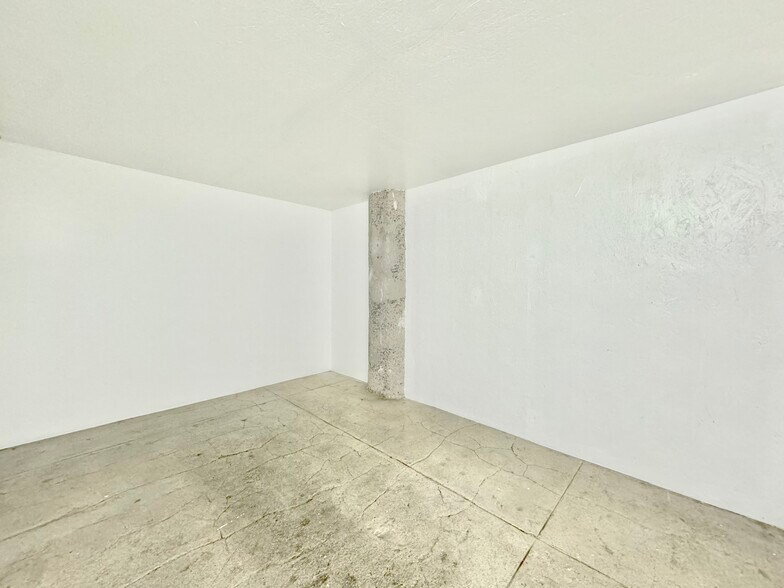 More Photos Of 623 E 9th St, Los Angeles Loft Creative Space For Lease