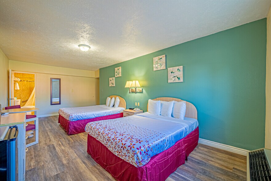 More Photos Of 1349 Idaho St, Elko Hotel For Sale