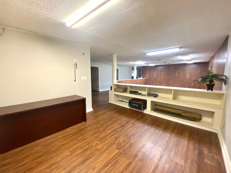 More Photos Of 78 Ash St, Calvert City Office For Sale