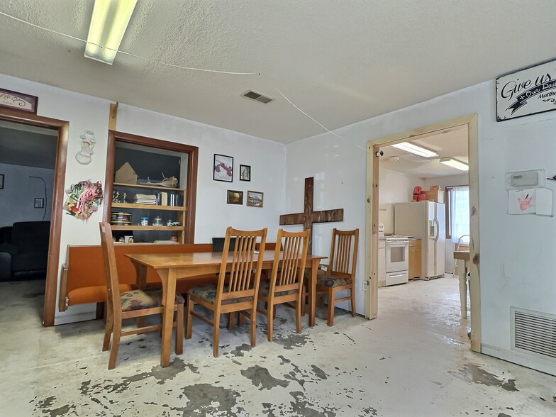 More Photos Of 130 Commercial Ln, Sundance Office For Sale