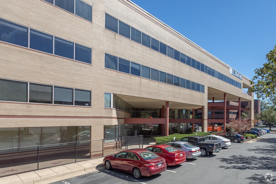 More Photos Of 11240 Waples Mill Rd, Fairfax Office For Lease