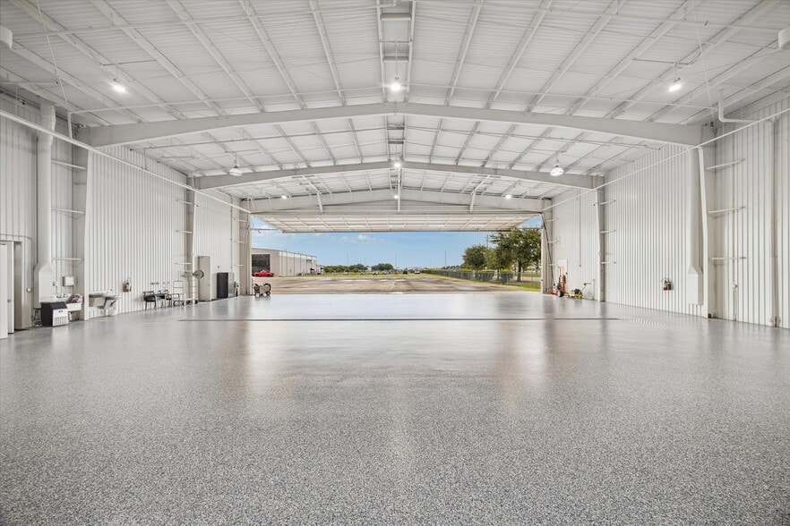 More Photos Of 12890C S Highway 6, Sugar Land Specialty For Sale