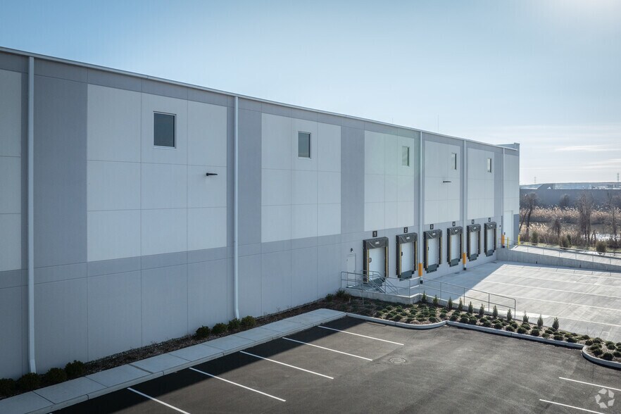 Primary Photo Of 1200 Wall St W, Lyndhurst Distribution For Lease