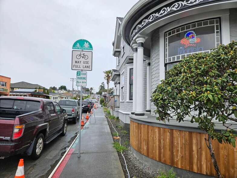 More Photos Of 860 10th St, Arcata General Retail For Sale