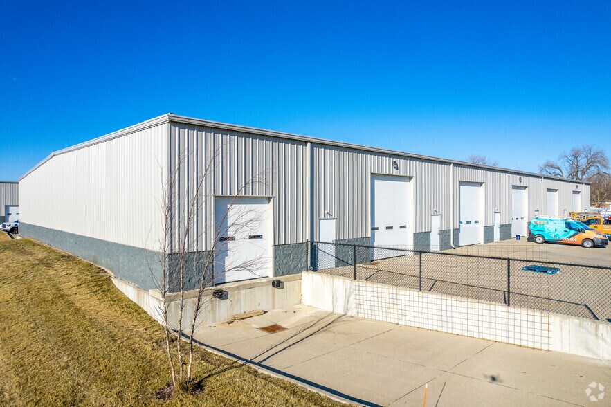 More Photos Of 808 SW Cherry St, Ankeny Distribution For Lease