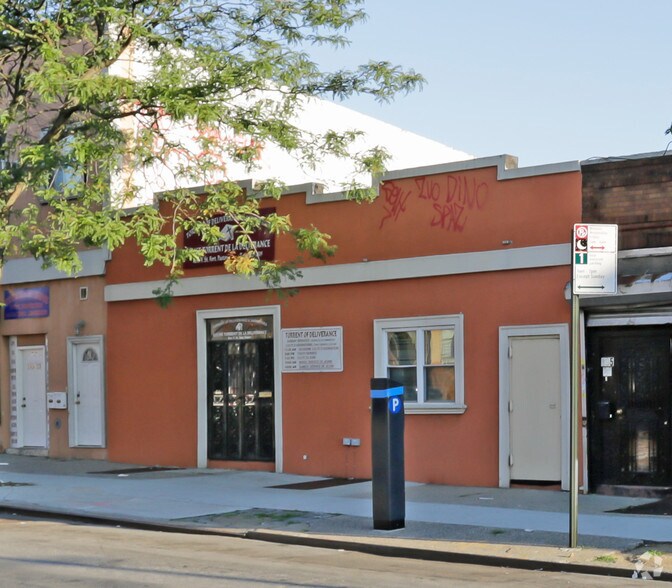 More Photos Of 19535 Jamaica Ave, Hollis Storefront Retail Office For Lease