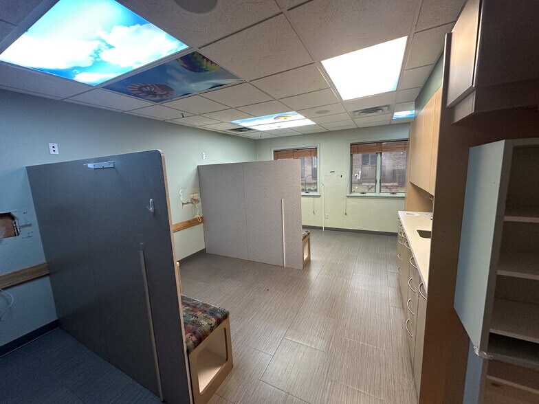 More Photos Of 370 White Spruce Blvd, Rochester Office For Sale