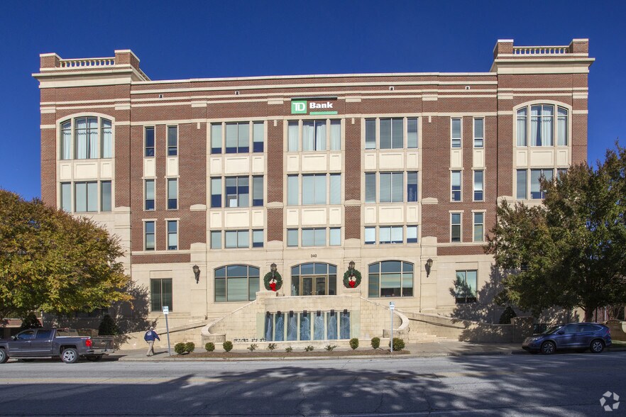 More Photos Of 340 E Main St, Spartanburg Office For Lease