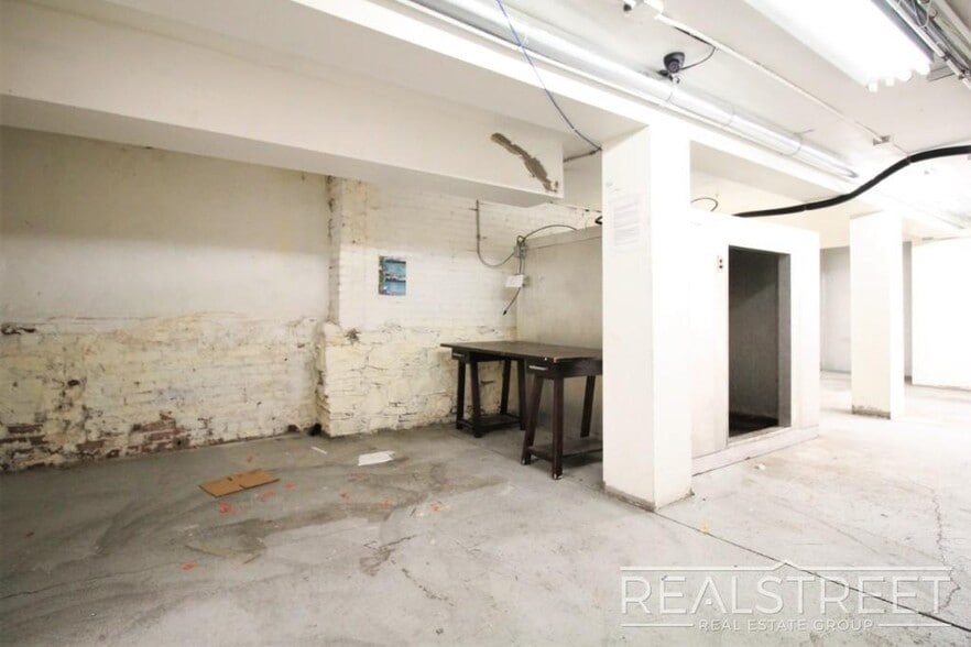 More Photos Of 215 Smith St, Brooklyn Storefront Retail Residential For Lease