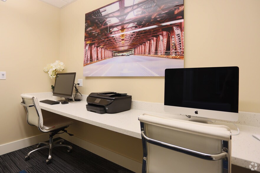 More Photos Of 1221 SW 11th Ave, Portland Apartments For Lease