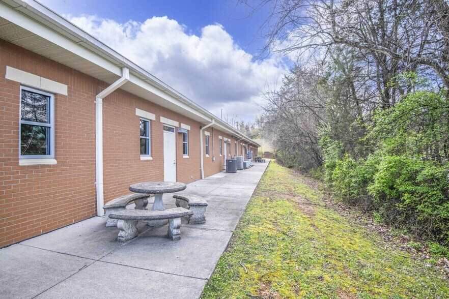 More Photos Of 2130 Charles G Seivers Blvd, Clinton Medical For Sale