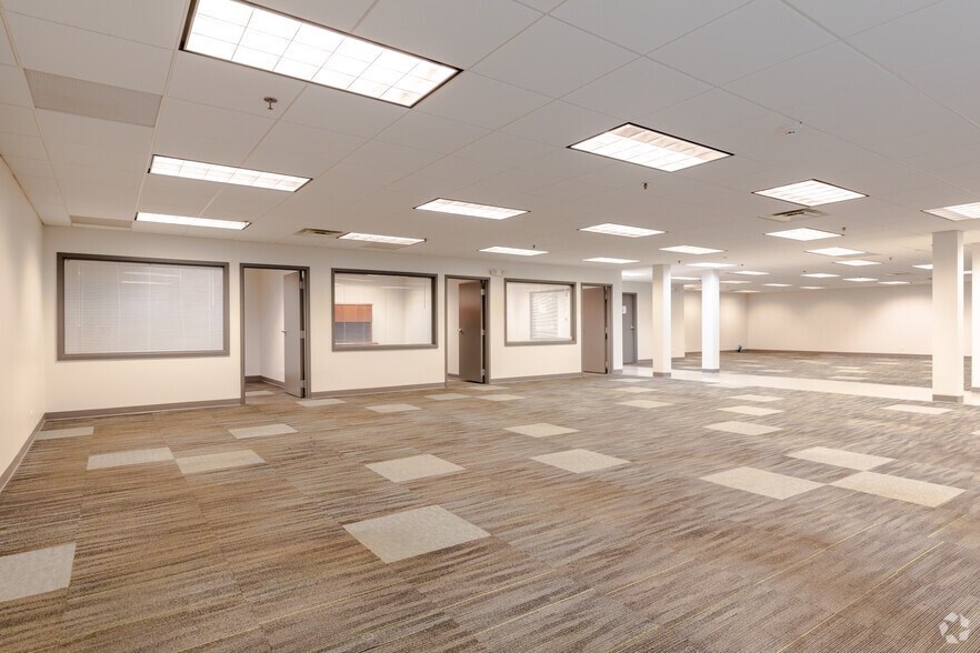 More Photos Of 799 Roosevelt Rd, Glen Ellyn Unknown For Lease