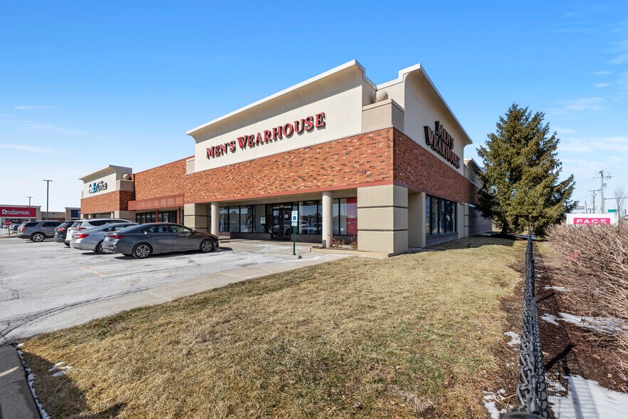 More Photos Of 6601-6621 N Illinois St, Fairview Heights Department Store For Sale