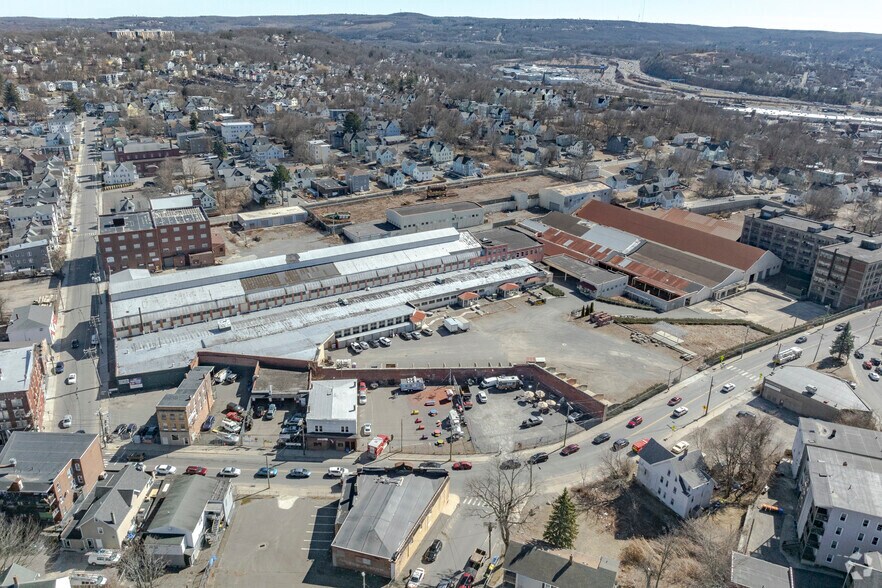 More Photos Of 730 N Main St, Waterbury Warehouse For Lease