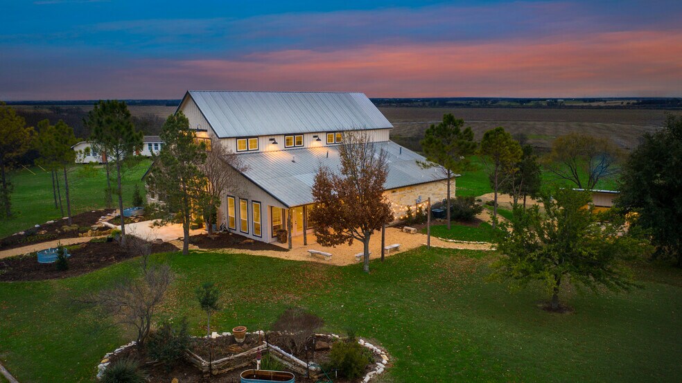 More Photos Of 955 Jack Eastham, Avalon Land For Sale