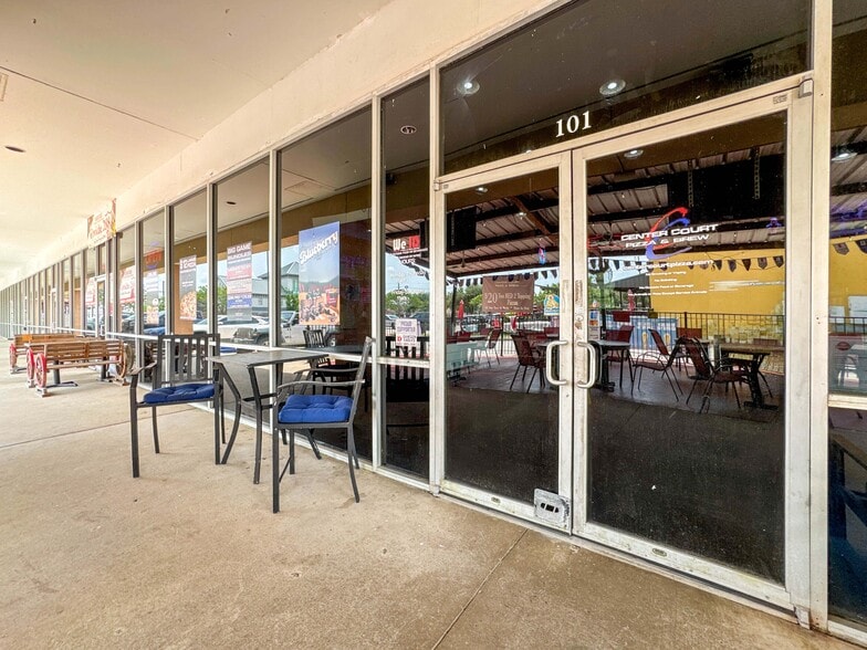 More Photos Of 9721 W Broadway St, Pearland Restaurant For Sale