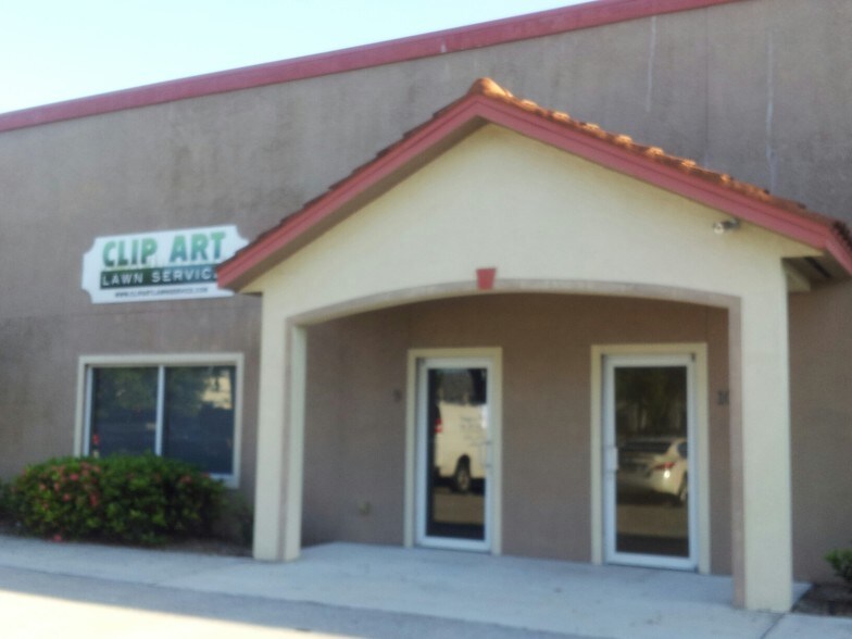 More Photos Of 300 Leonard Blvd, Lehigh Acres Warehouse For Sale
