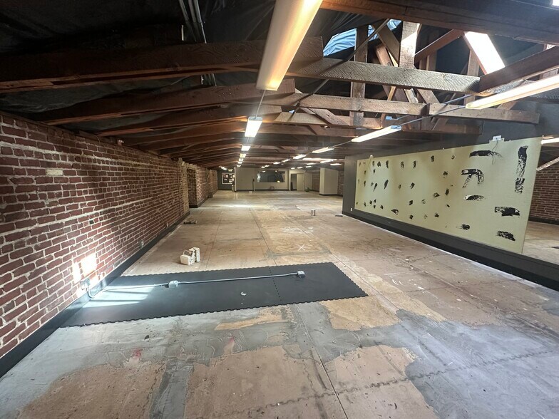 More Photos Of 430 D St, Marysville Health Club For Sale