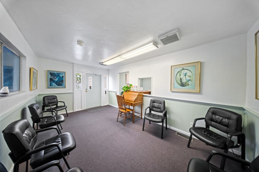 More Photos Of 800 Douglas Blvd, Roseville Medical For Sale