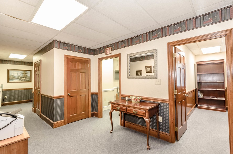 More Photos Of 215 Church St, Lenoir Office For Lease