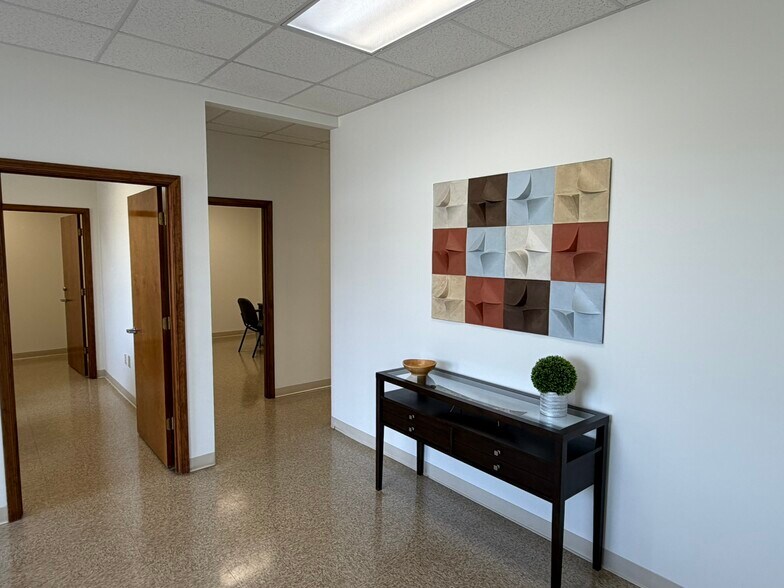More Photos Of 12719 E Lynchburg Salem Tpke, Forest Flex For Lease