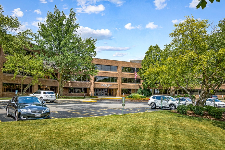 More Photos Of 1 S 450 Summit Ave, Oakbrook Terrace Office For Lease
