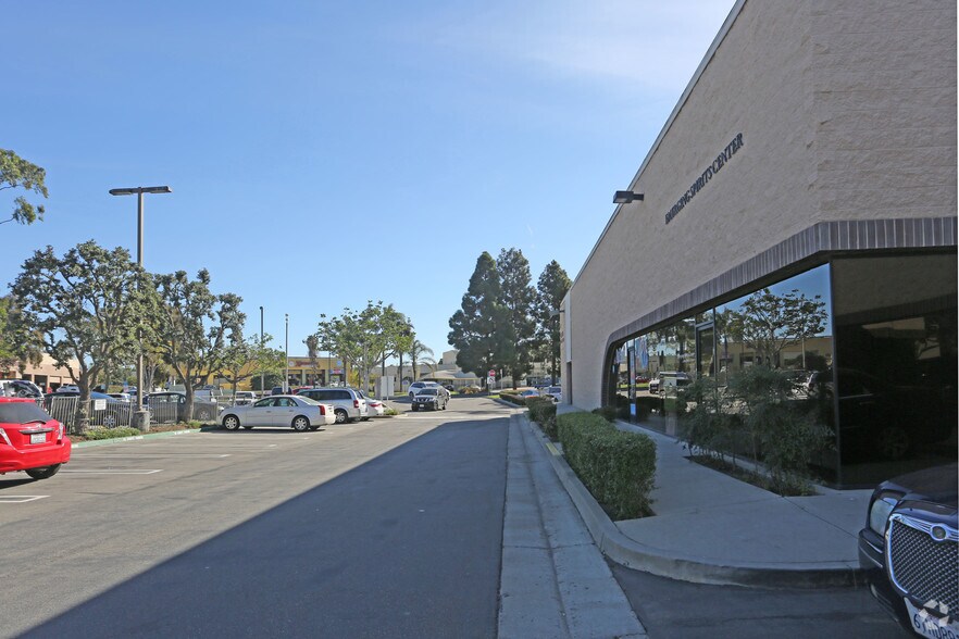 More Photos Of 4601 Telephone Rd, Ventura Office For Lease