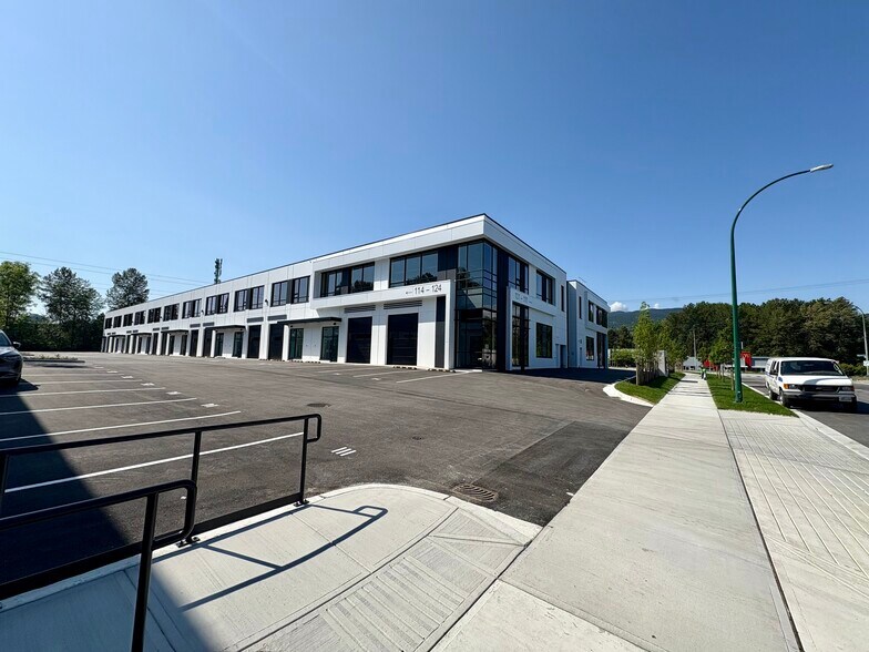 More Photos Of 2660 Barnet Hwy, Coquitlam Warehouse For Sale