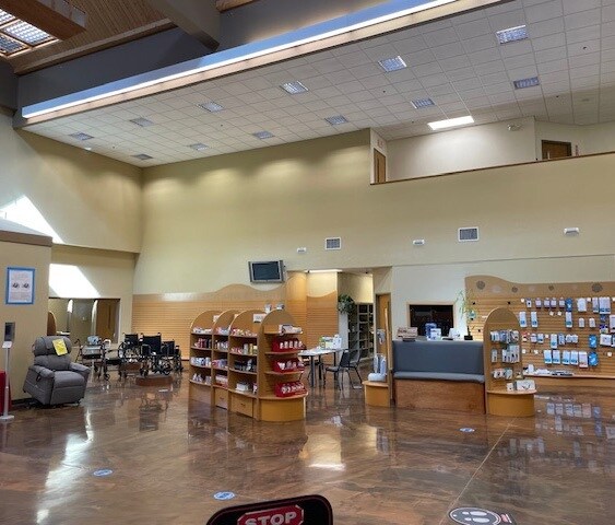 More Photos Of 1330 Commercial St, Warsaw Office For Sale