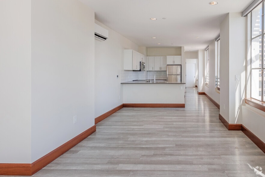 More Photos Of 110 W Ocean Blvd, Long Beach Apartments For Sale