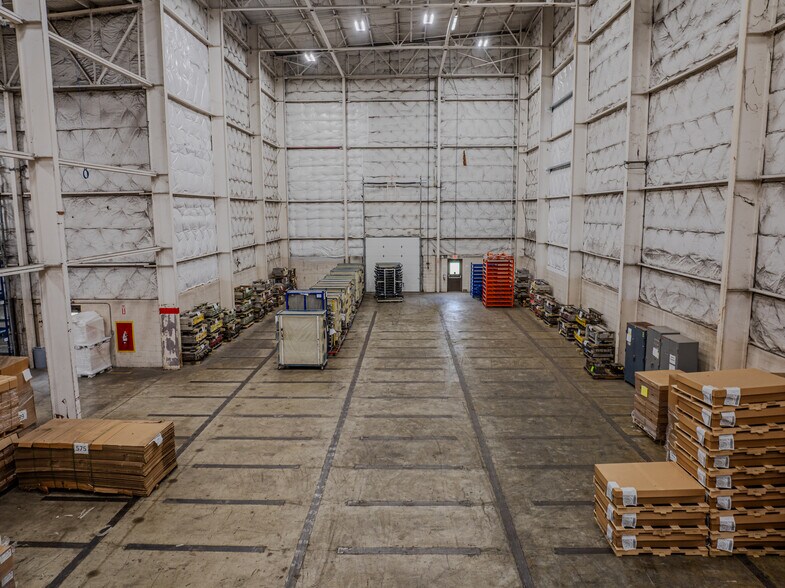 More Photos Of 2100 Cedar St, Fremont Distribution For Lease