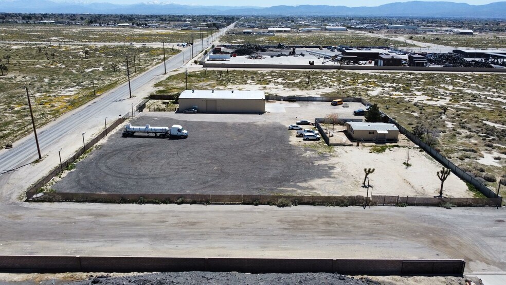 More Photos Of 46135 Division St, Lancaster Service For Sale