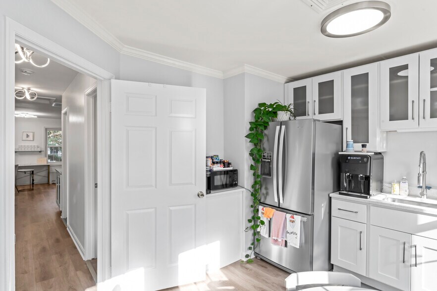 More Photos Of 2102 Gallows Rd, Vienna Medical For Lease