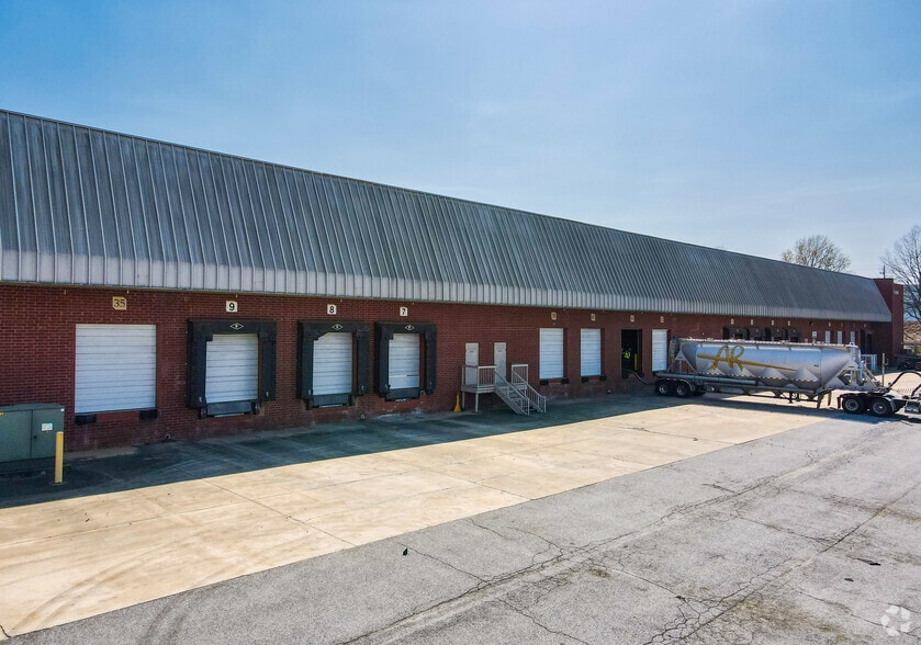 More Photos Of 4800 Coates Dr, Fairburn Warehouse For Lease