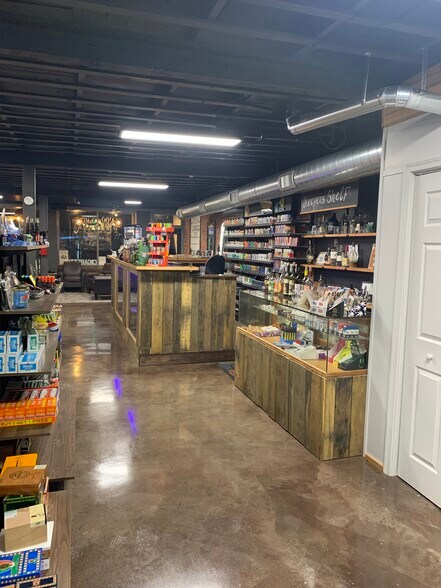 More Photos Of 20 S 3rd St, Columbia General Retail For Sale