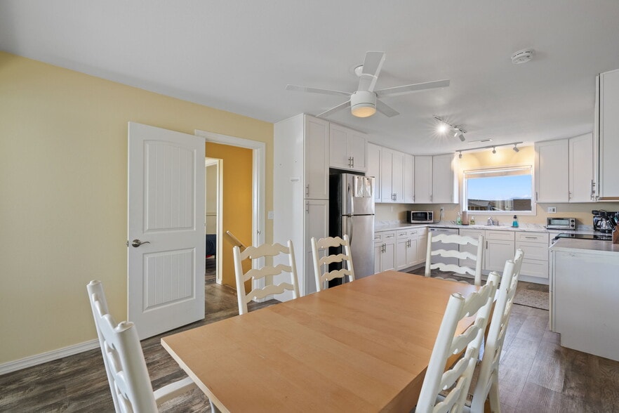 More Photos Of 259 S Pacific St, Rockaway Beach Specialty For Sale