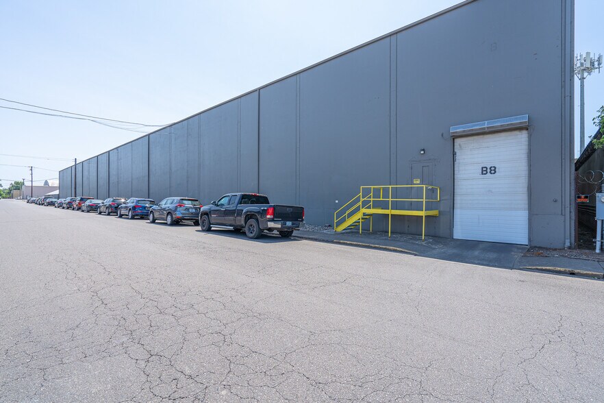 More Photos Of 845 Bassett St NW, Salem Manufacturing For Sale