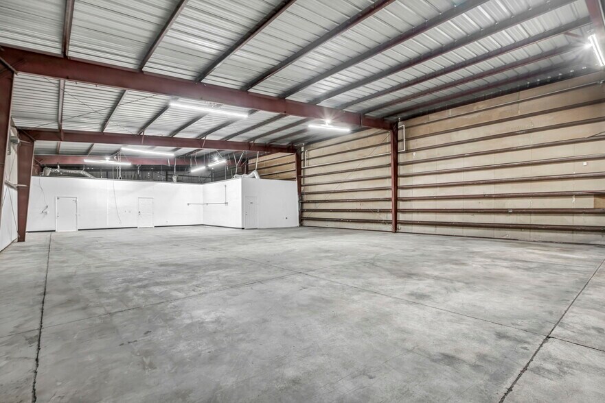 More Photos Of 4040 Arcata Way, North Las Vegas Light Manufacturing For Lease