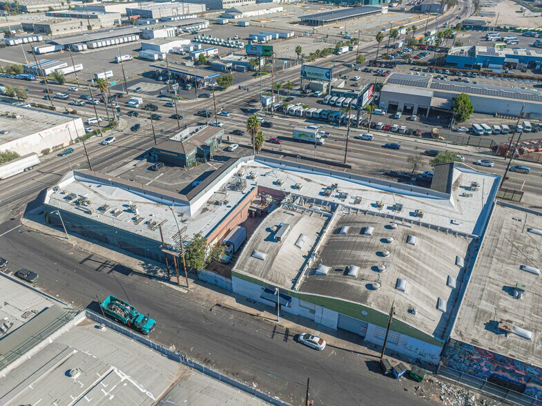 More Photos Of 1901 S Alameda St, Los Angeles General Retail For Sale