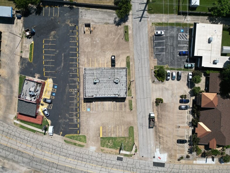 More Photos Of 2800 Brown Trl, Bedford Medical For Sale