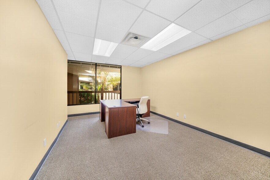 More Photos Of 30423 Canwood St, Agoura Hills Office For Sale