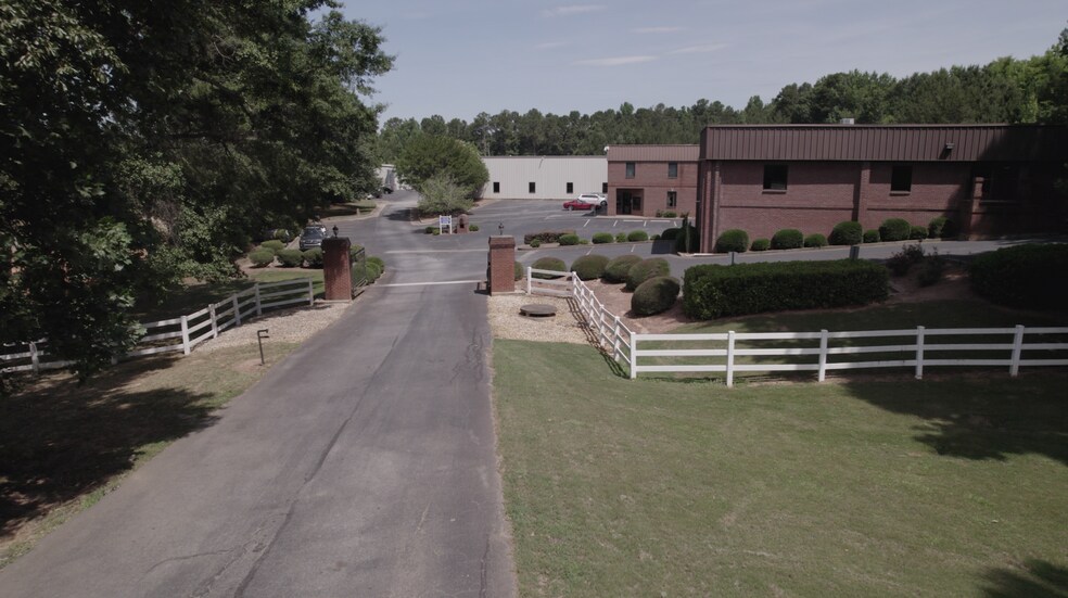 More Photos Of 1394 Broadway Ave, Braselton Warehouse For Sale