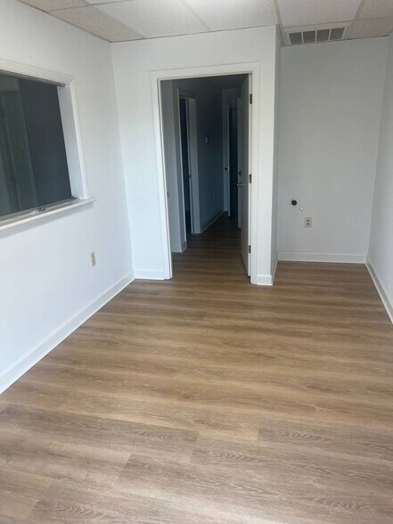 More Photos Of 4696-4698 Honeygrove Rd, Virginia Beach Daycare Center For Lease