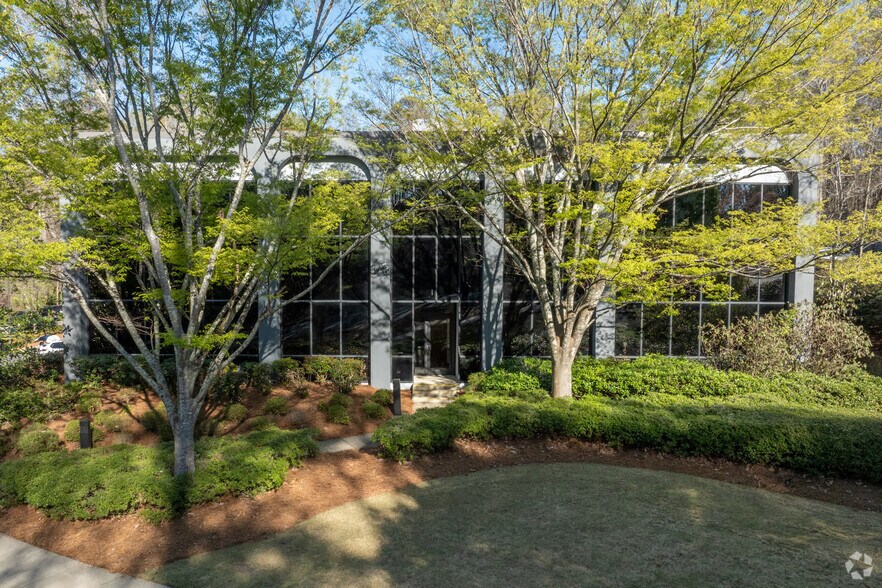 More Photos Of 100 Centerview Dr, Birmingham Office For Lease