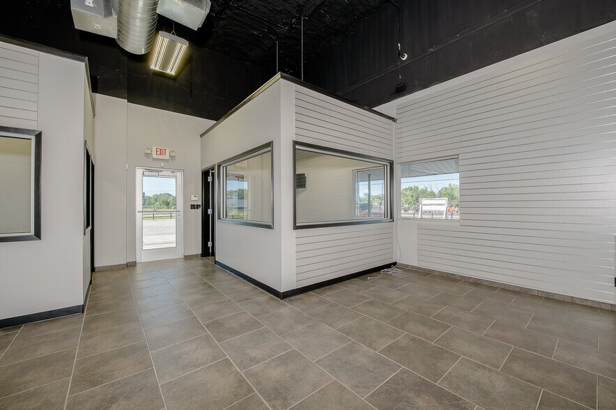 More Photos Of 185 State Highway 36 N, Caldwell Freestanding For Sale