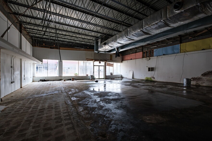 More Photos Of 322 W Main St, Waynesboro General Retail For Lease