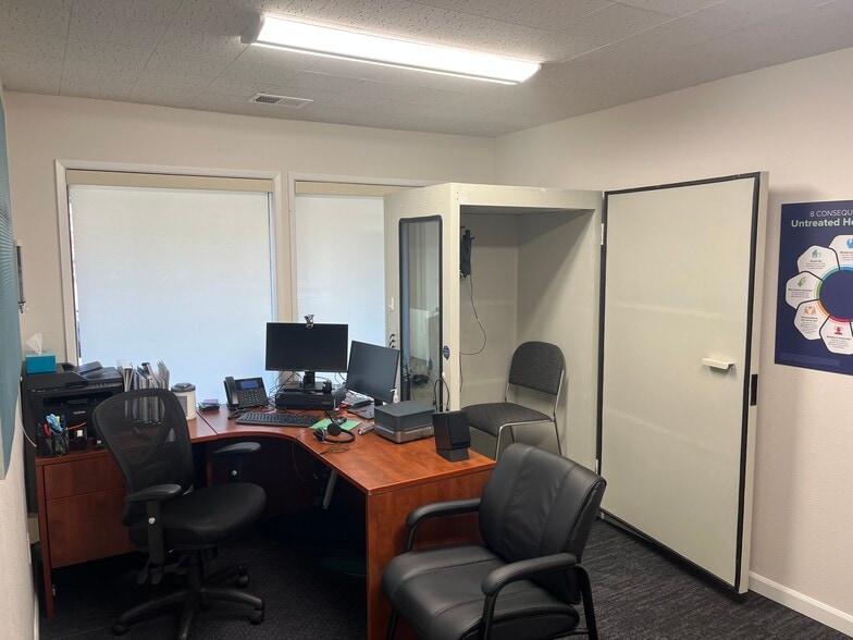 More Photos Of 12724 SE Stark St, Portland Loft Creative Space For Sale