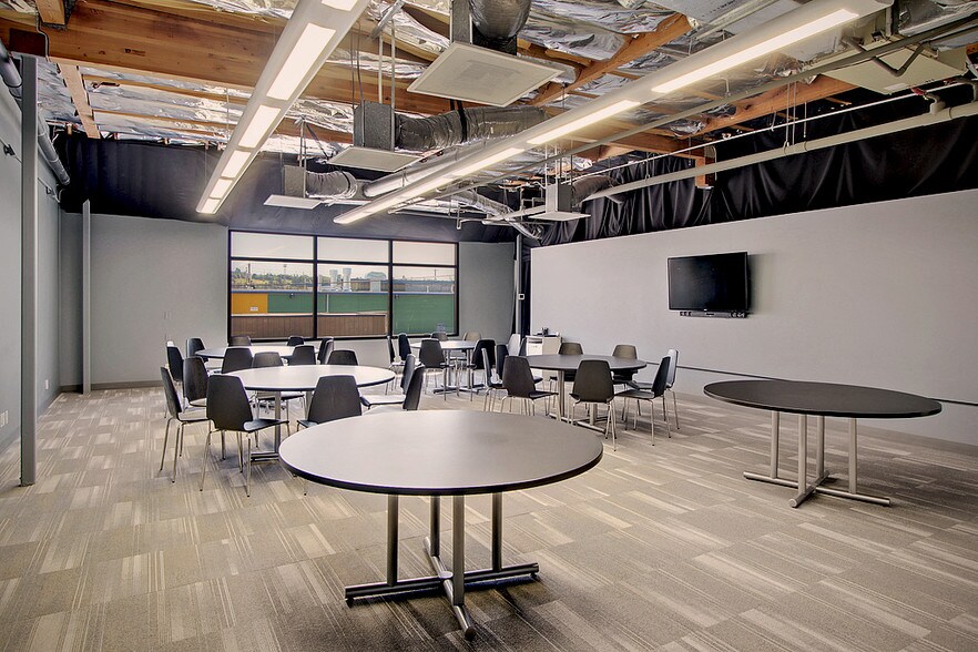 More Photos Of 4634-4636 E Marginal Way S, Seattle Unknown For Lease